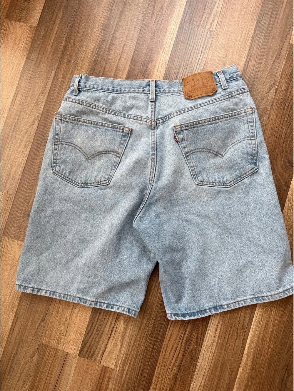 Levi's 550 Relaxed Fit Denim Shorts Men's 38 Light Wash Jean Shorts Casual